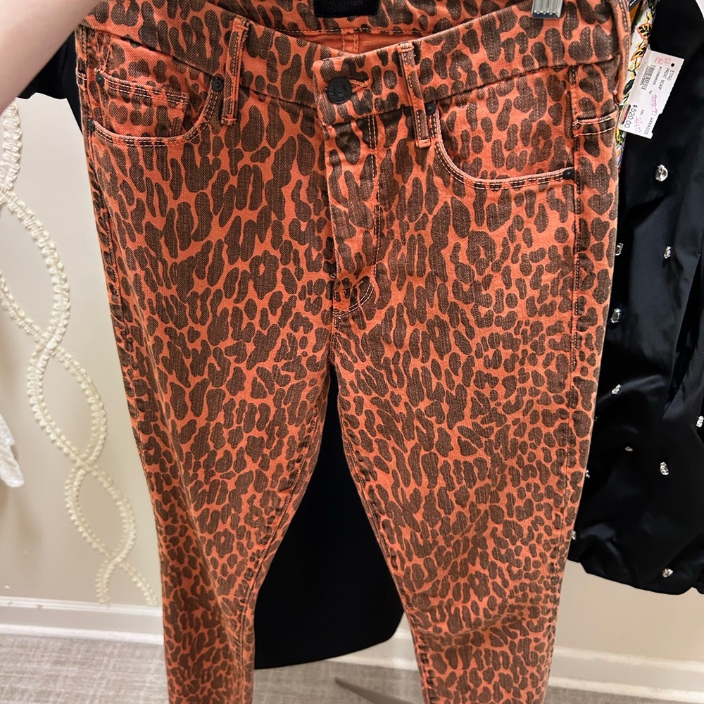 NWOT Mother Looker Leopard Jeans